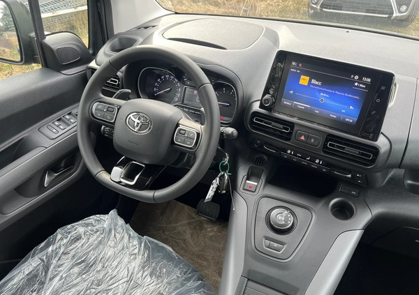 Toyota Proace City Verso cena 215900 przebieg: 5, rok produkcji 2023 z Maków Mazowiecki małe 301